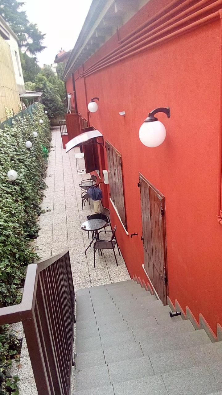 Il Gelsomino Aparthotel Cantù Exteriör bild